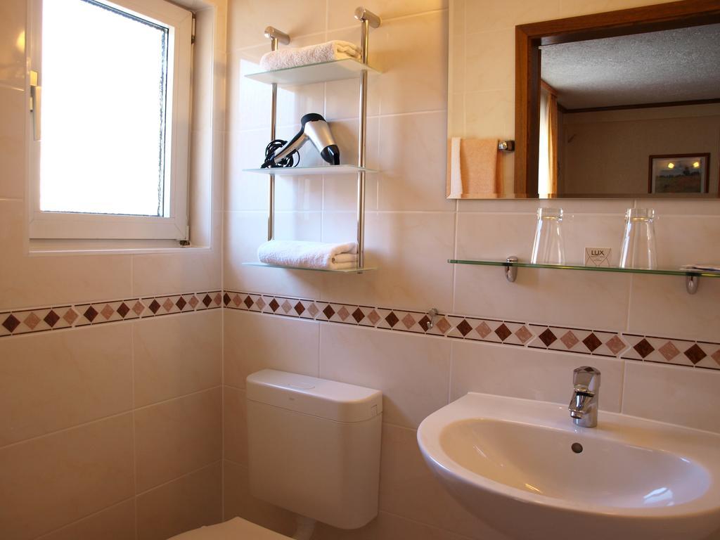 Hotel Gasthof Schuster Und Gaestehaus Ruedesheim am Rhein Ngoại thất bức ảnh