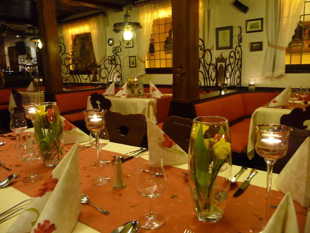 Hotel Gasthof Schuster Und Gaestehaus Ruedesheim am Rhein Ngoại thất bức ảnh